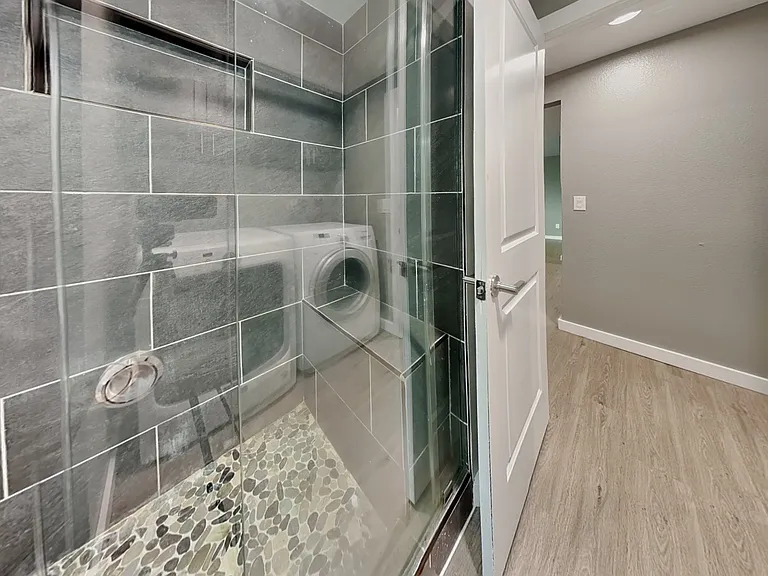 1105 S Woodlawn St #2 — Photo 29