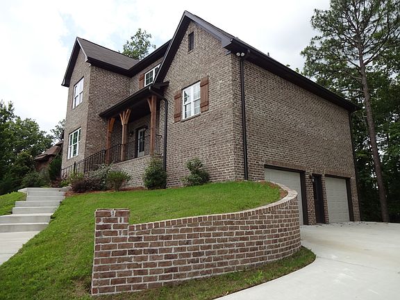 2nd image of 124 Wisteria Dr