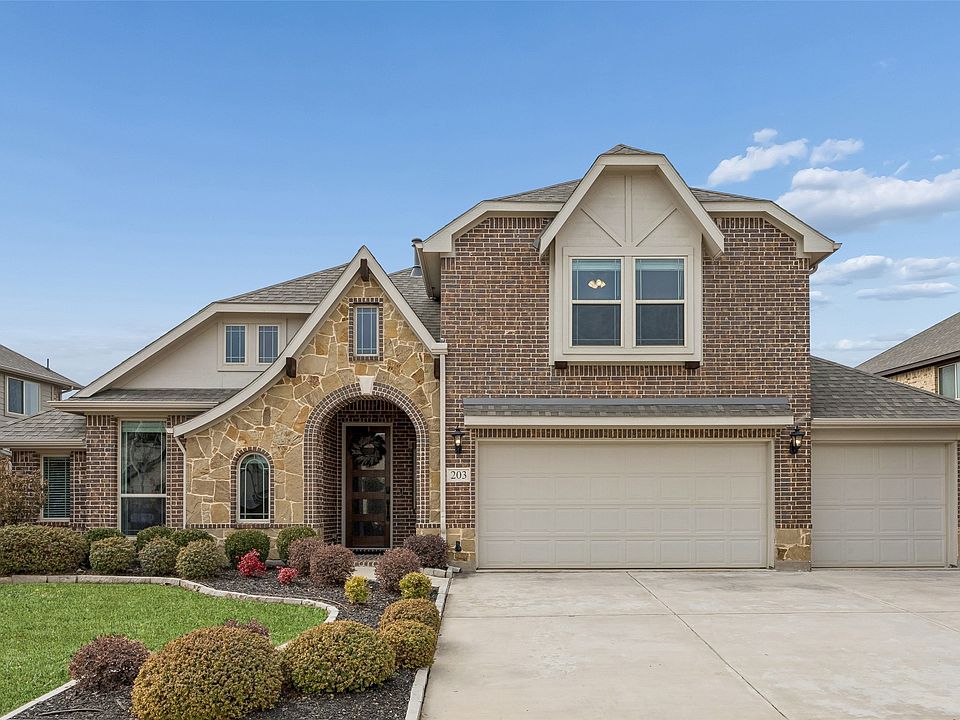 1st image of 203 Oakcrest Dr