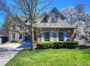 265 Holmes Ave, Clarendon Hills, IL 60514