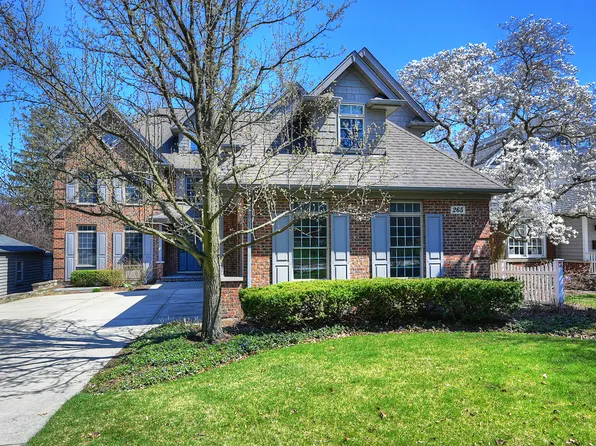 265 Holmes Ave, Clarendon Hills, IL 60514