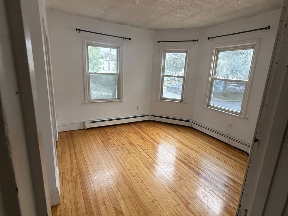 1st image of 11 Union St #1
