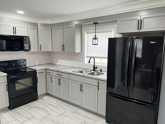 3rd image of 4551 Copland Blvd