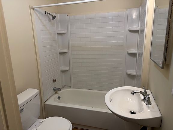 4th image of 7 Heatherly Dr #B