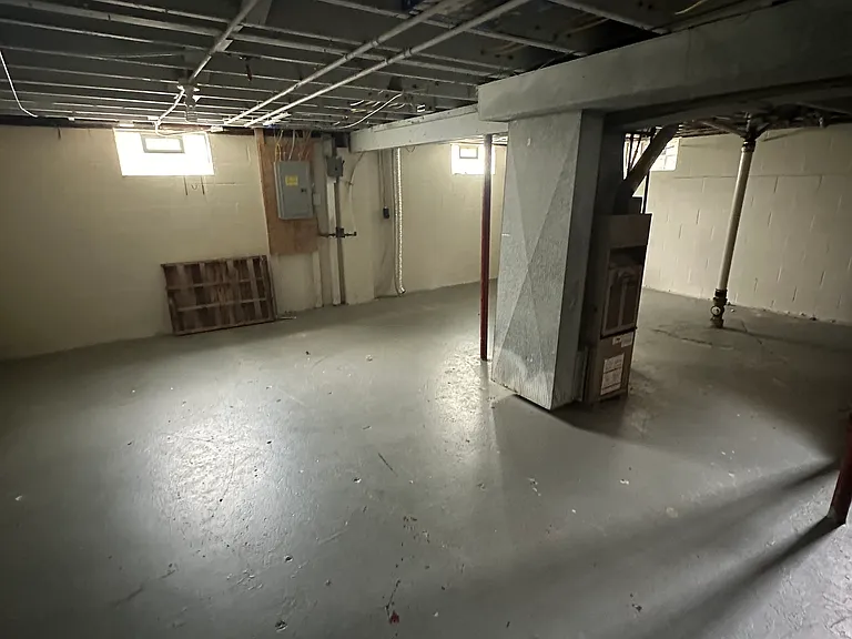 2615 Randall St — Photo 12