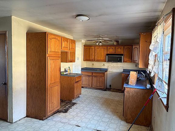 3rd image of 2301 Hormtown Rd