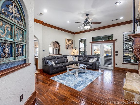 4th image of 82 Gapwedge