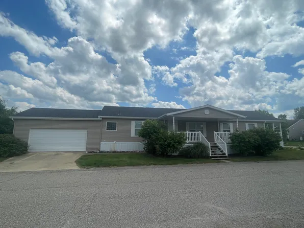 11600 E Bear Meadows Dr SE #2, Alto, MI 49302