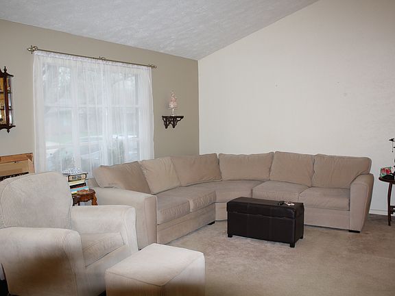 4th image of 8437 Lockwood Ln