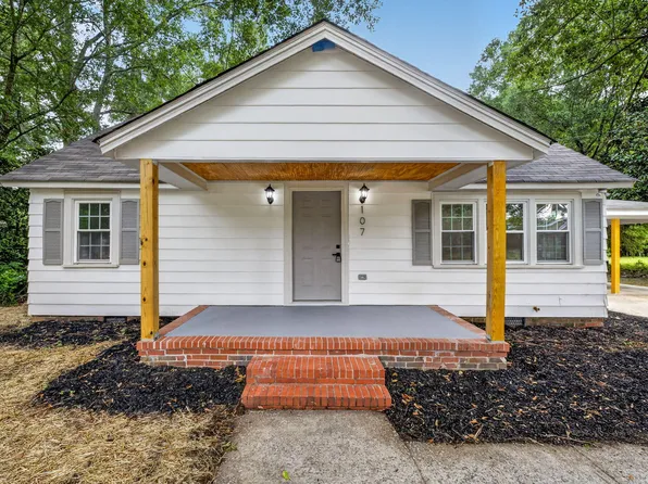 107 W Underwood Ave, Smithfield, NC 27577