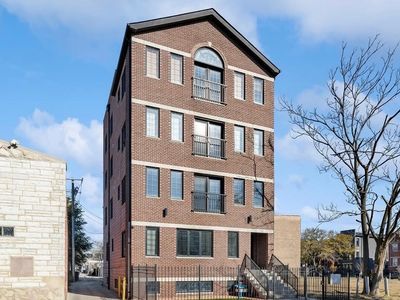 548 E 50th St APT 3, Chicago, IL, 60615