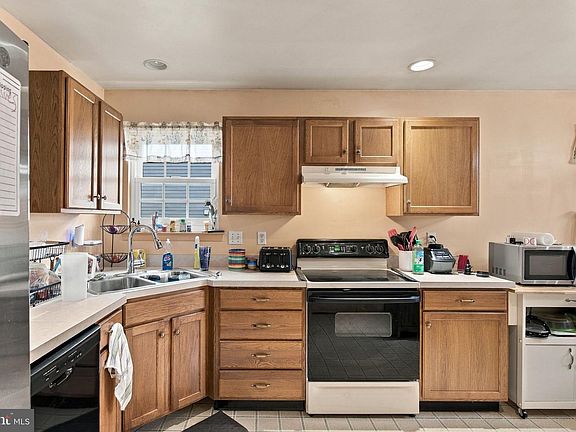 4th image of 668 Blossom Hill Ln