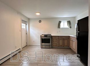 34 Elizabeth Ave, Hempstead, NY 11550