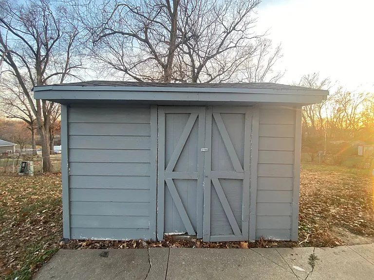 1549 E Pleasant View Dr — Photo 13