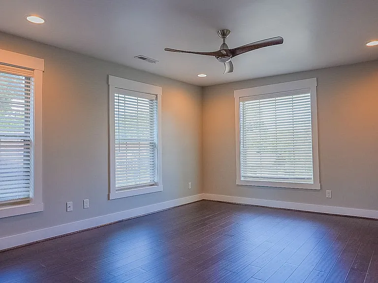 901 N Wood Ave — Photo 9