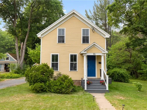 24 Meadow St, Clinton, NY 13323