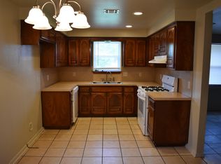 520 Post Oak Ln, Moore, OK 73160