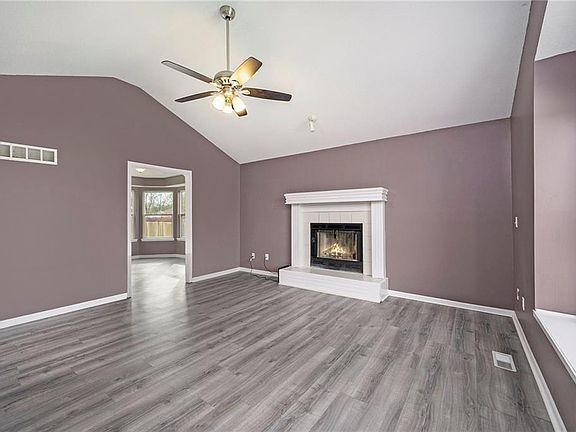 4th image of 1610 S Whitney Dr