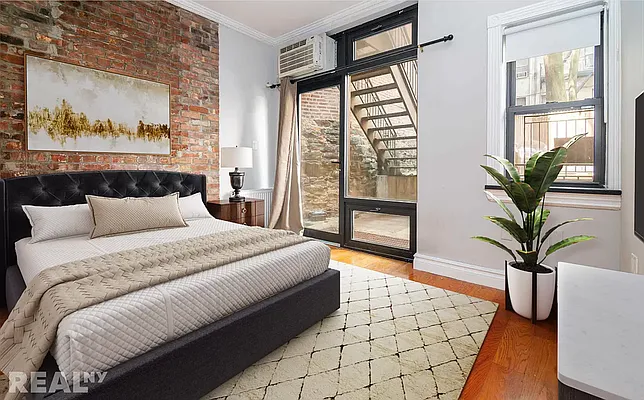 Rented by REAL New York | media 3