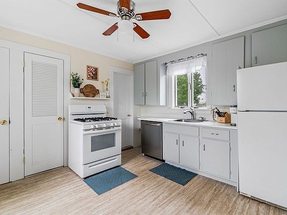 5th image of 11 Glendale St #2