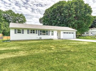 550 Glenview Ct, Webster, NY 14580