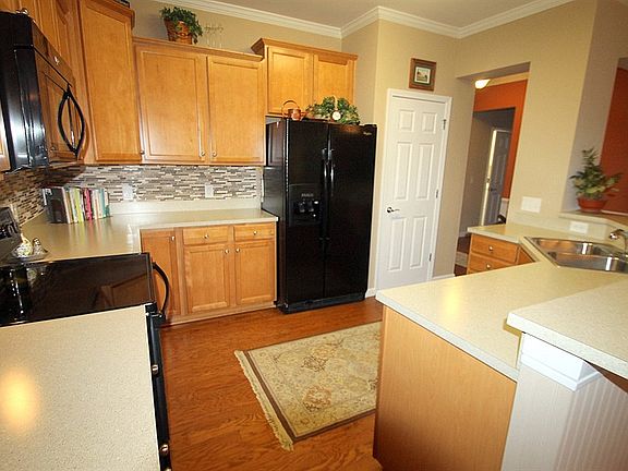 4th image of 2067 Kennedy Dr