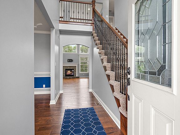5th image of 9827 Garden Way St