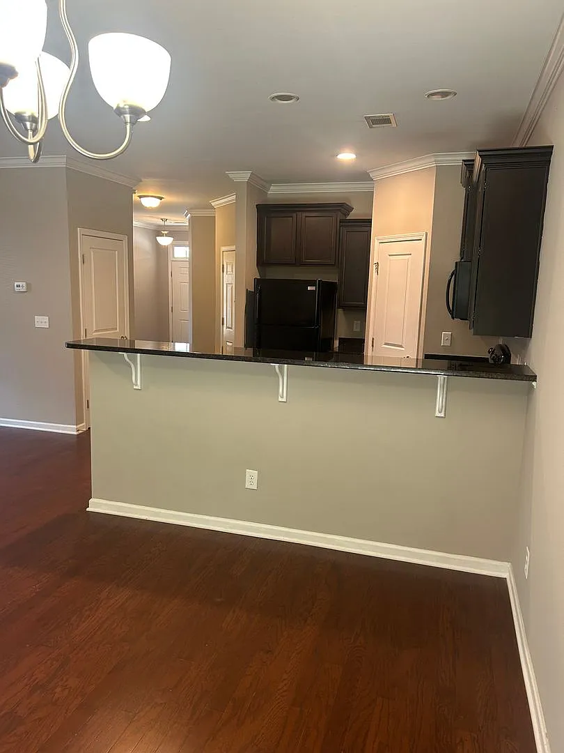 Simpsonville - 3 / 2.5, 2.100 SF — Photo 3