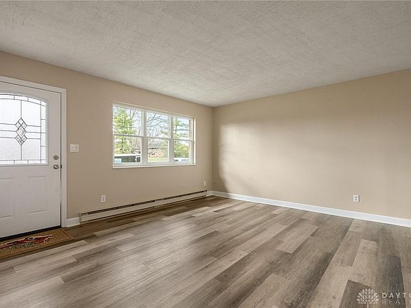 3rd image of 1029 Colorado Dr