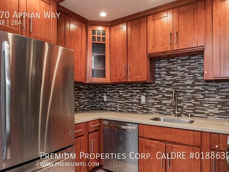870 Appian Way — Photo 8