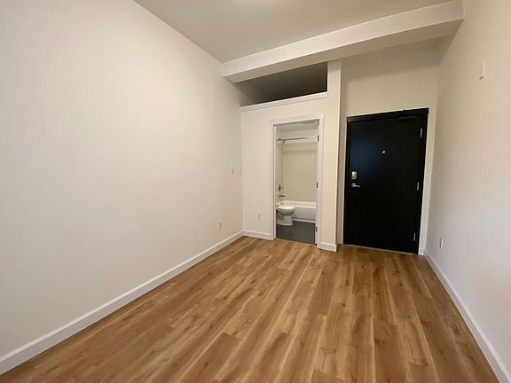 3rd image of 1731 15th St #218