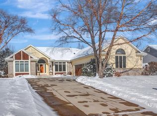 N53W16418 Whitetail Run, Menomonee Falls, WI 53051