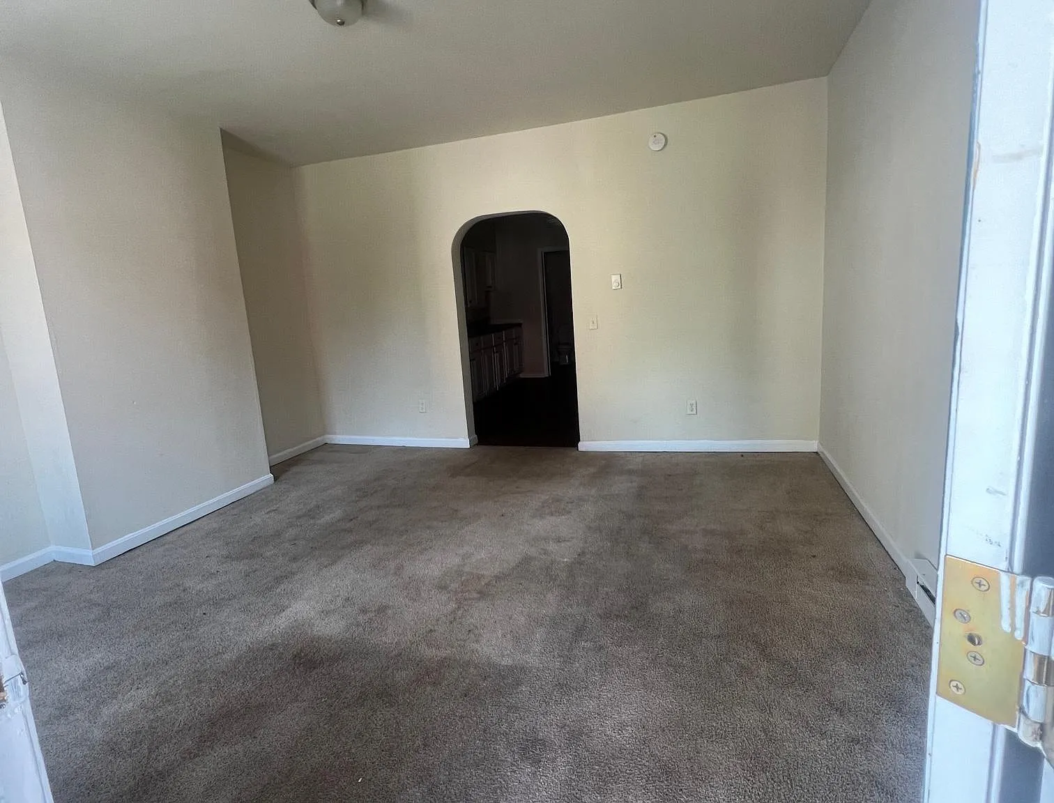 3 bed, 1000 sqft, $950 — Photo 3
