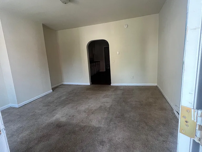 213 Pear St — Photo 3