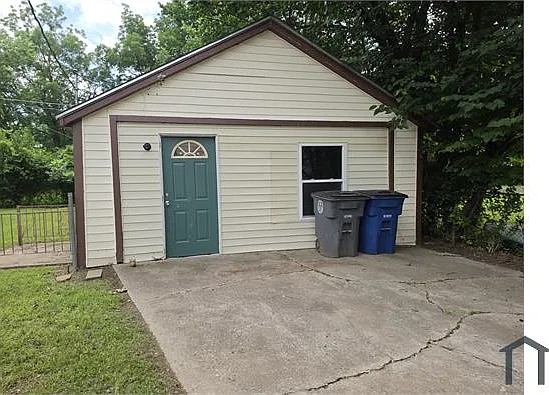 3120 E Woodrow St — Photo 9