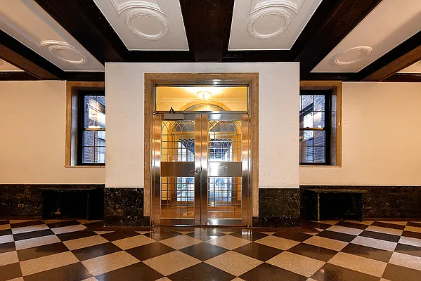 Rented by Buchbinder & Warren | media 27