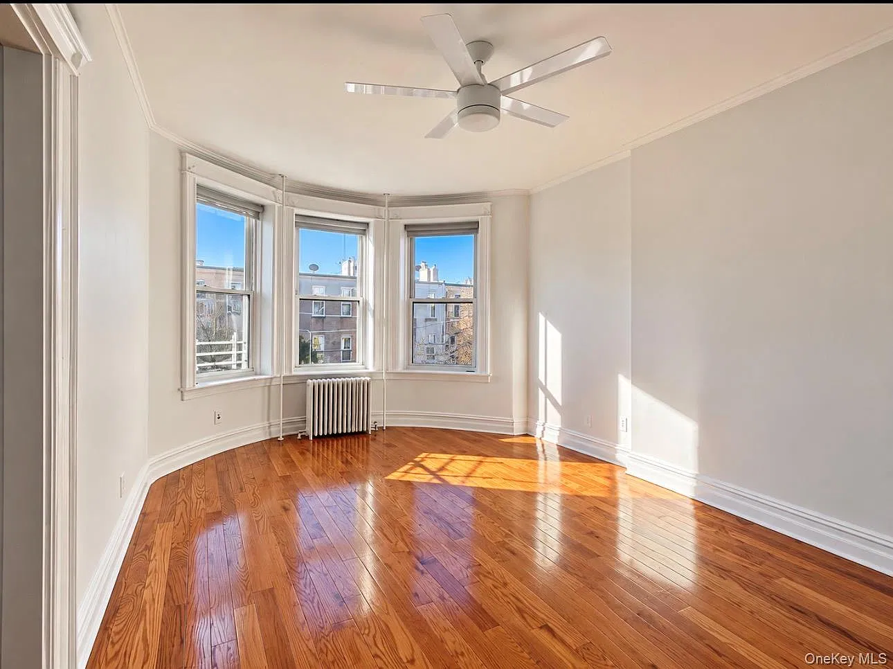 2 bed, 1.0 bath, 1200 sqft, $3,900 — Photo 2