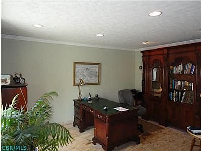 4th image of 996 Venetian Way