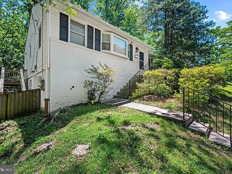 121 Whitmoor Ter — Photo 28