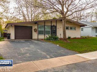 1215 Rutledge Rd, Bloomington, IL 61704