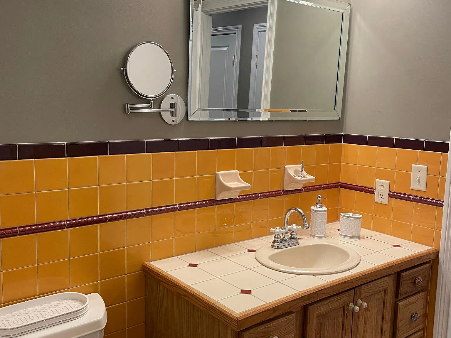 413 Broadway St — Photo 2