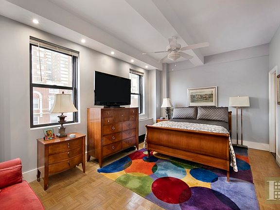 4th image of 340 W 55th St APT 8D