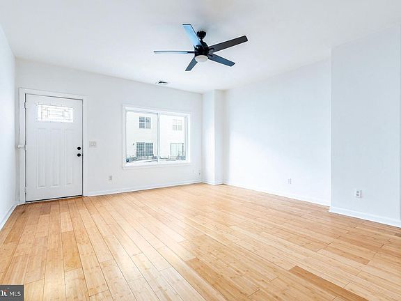 3rd image of 2726 Edgemont St