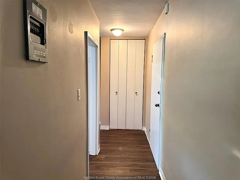 2035 University Ave W #205 — Photo 6