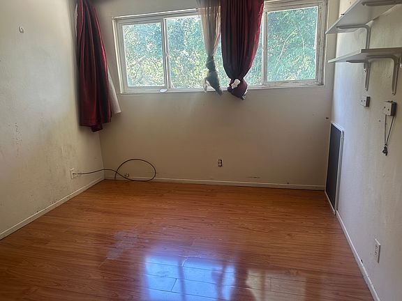 2nd image of 1128 Marilyn Way APT 3
