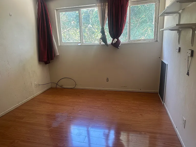 1128 Marilyn Way #3 — Photo 2