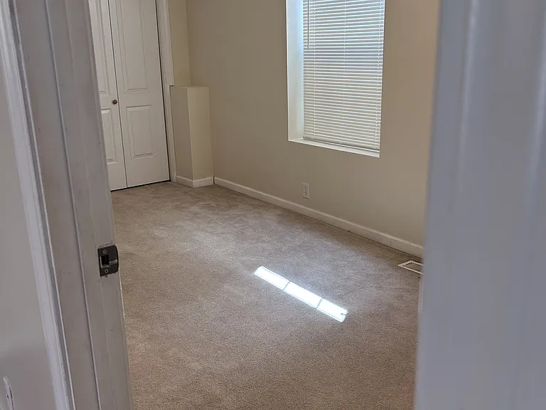 1141 Charleston St — Photo 6