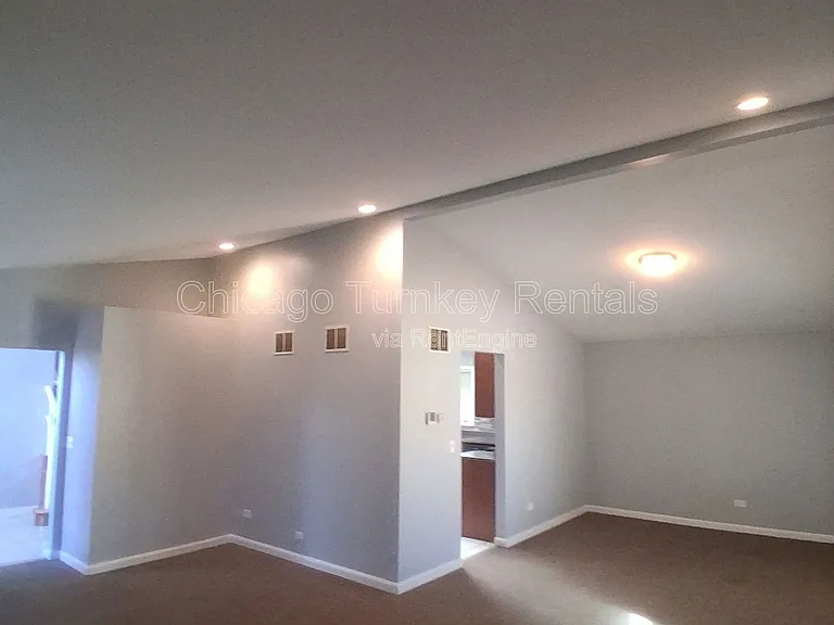 1204 E 166th Pl — Photo 9