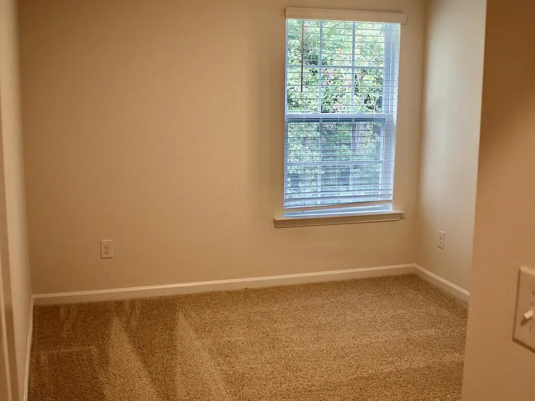 6049 Guildford Hill Ln — Photo 8