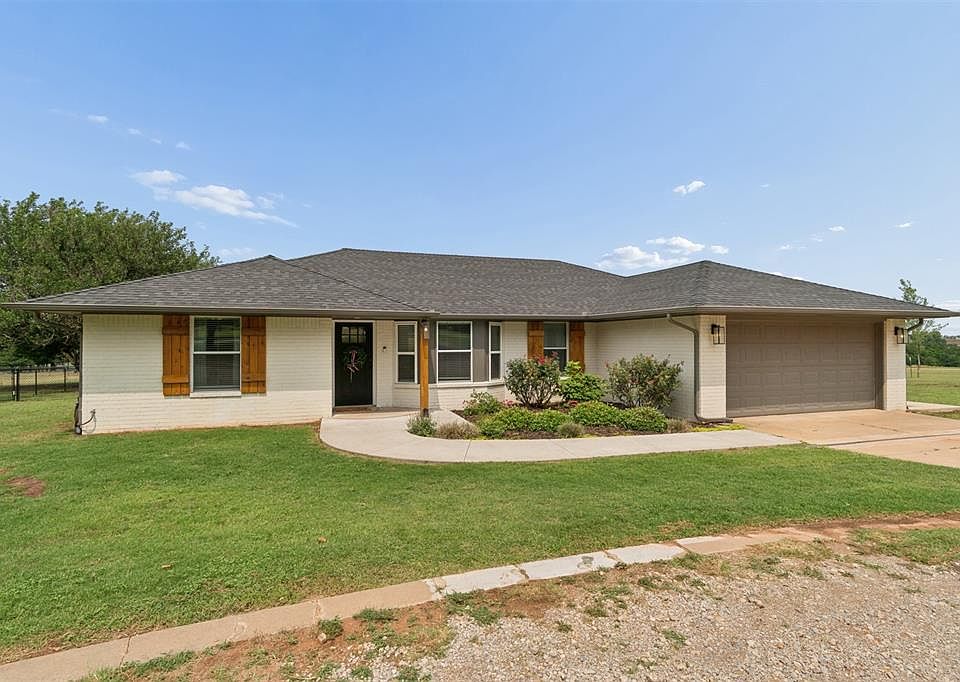 1st image of 301 Bonanza Ln